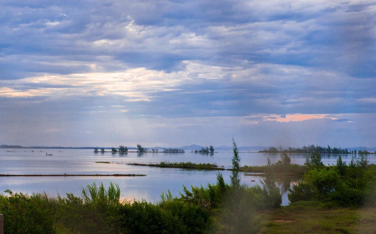 Golden Lake Arraial do Cabo